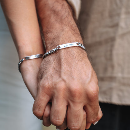 Partner bracelets with engraving