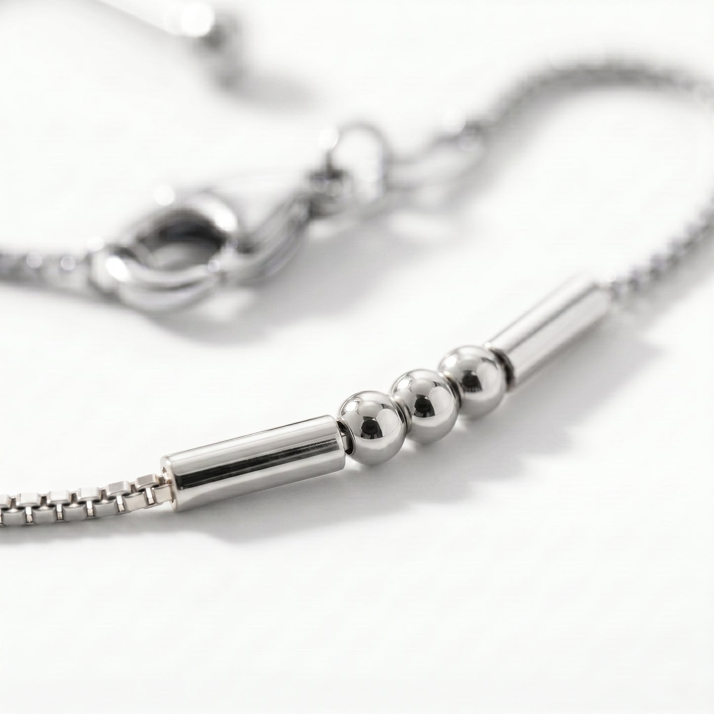 SB199 Morse Code Armband Silber - Detail
